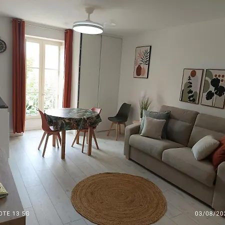 Apartment Confort Face Au Chateau Fibre Parking Duras